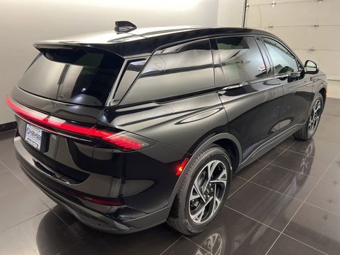 Used 2025 Lincoln Nautilus Premier w/ Equipment Group 102A image 6