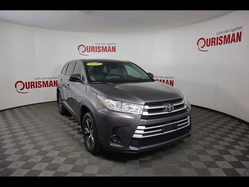 Used 2019 Toyota Highlander LE AWD/4WD image 11