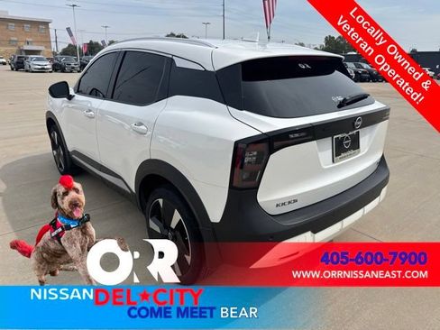Used 2025 Nissan Kicks SR FWD image 3