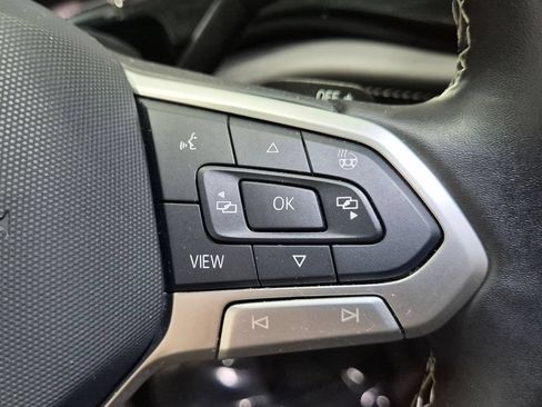 Used 2025 Volkswagen Atlas SE FWD image 18