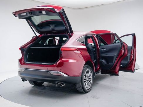 Used 2024 Toyota Venza Limited image 21