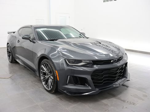 Used 2017 Chevrolet Camaro ZL1 image 2