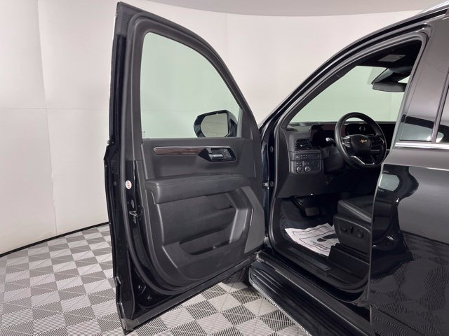 Used 2025 Chevrolet Tahoe LT AWD/4WD image 17