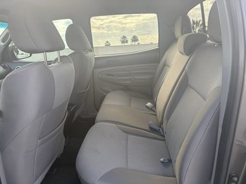 Used 2015 Toyota Tacoma PreRunner image 21