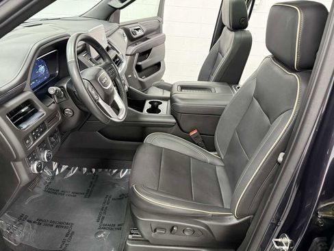Used 2023 GMC Yukon XL SLT image 13