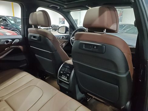 Used 2021 BMW X5 M50i w/ Dynamic Handling Package AWD/4WD image 21