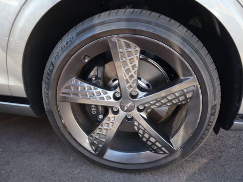 Used 2024 Genesis GV70 2.5T w/ Sport Prestige Package image 18