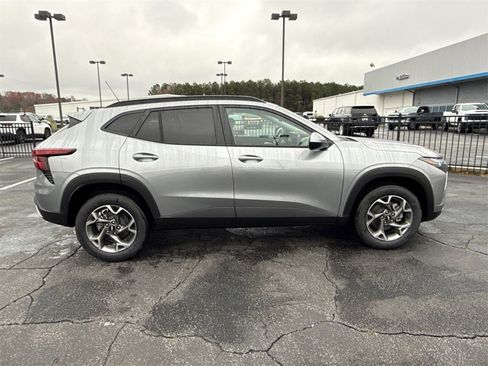 New 2026 Chevrolet Trax LT w/ Driver Confidence Package image 5