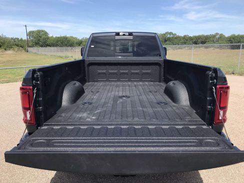 New 2025 RAM 2500 Laramie w/ Sport Appearance Package AWD/4WD image 18