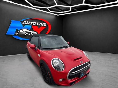 Used 2019 MINI Cooper S FWD image 2