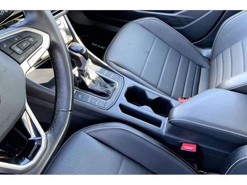 Used 2023 Volkswagen Jetta SE image 17