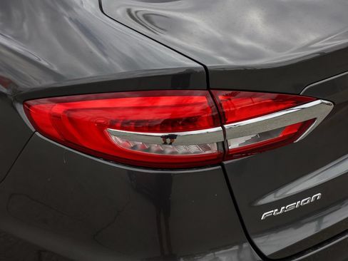 Used 2020 Ford Fusion SEL FWD image 7