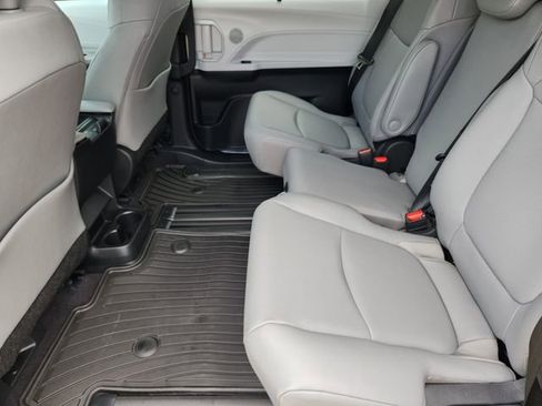 New 2026 Toyota Sienna XLE FWD image 23