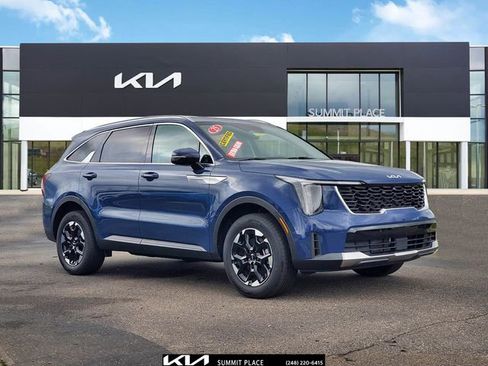 Certified 2025 Kia Sorento S AWD/4WD image 1