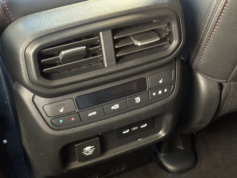 Used 2025 Honda Passport Black Edition image 31