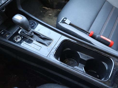 Used 2023 Nissan Kicks SR w/ SR Premium Package FWD image 25