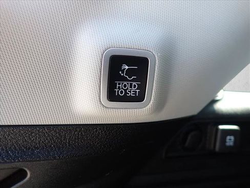 Used 2023 Jeep Grand Cherokee 30th Anniversary AWD/4WD image 9