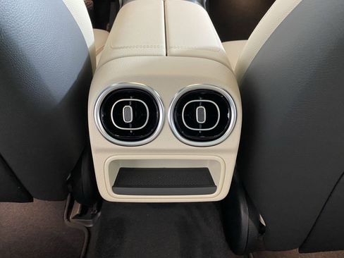 Used 2025 Mercedes-Benz C 300 4MATIC Sedan image 28