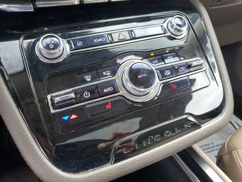 Certified 2022 Lincoln Corsair Reserve image 26