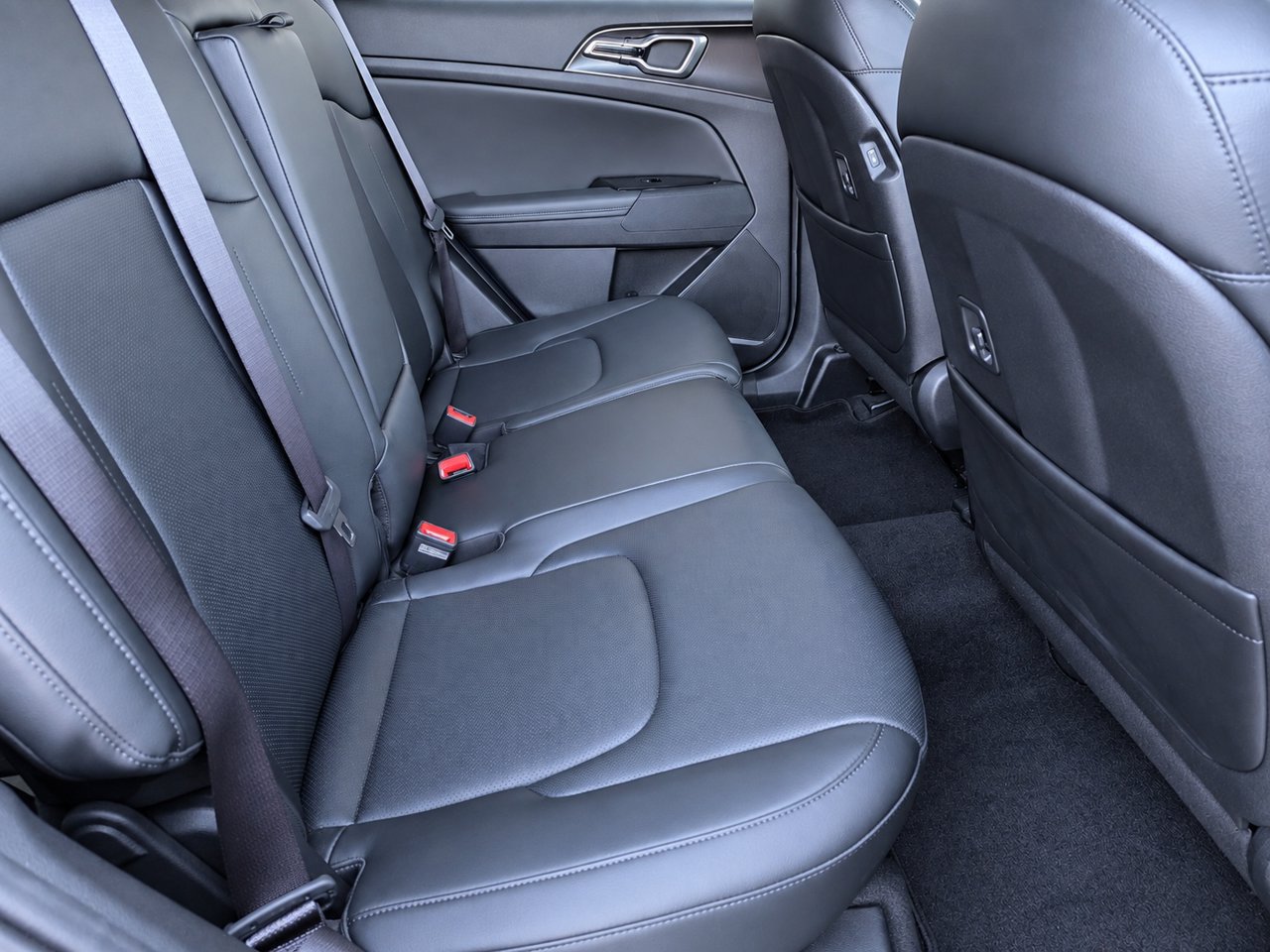 Used 2023 Kia Sportage EX FWD image 28
