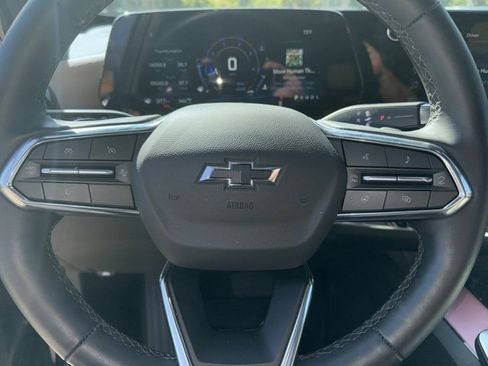 Used 2025 Chevrolet Equinox ACTIV w/ Safety and Technology Package image 12