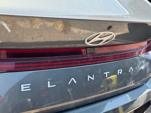 Used 2025 Hyundai Elantra SEL FWD image 19