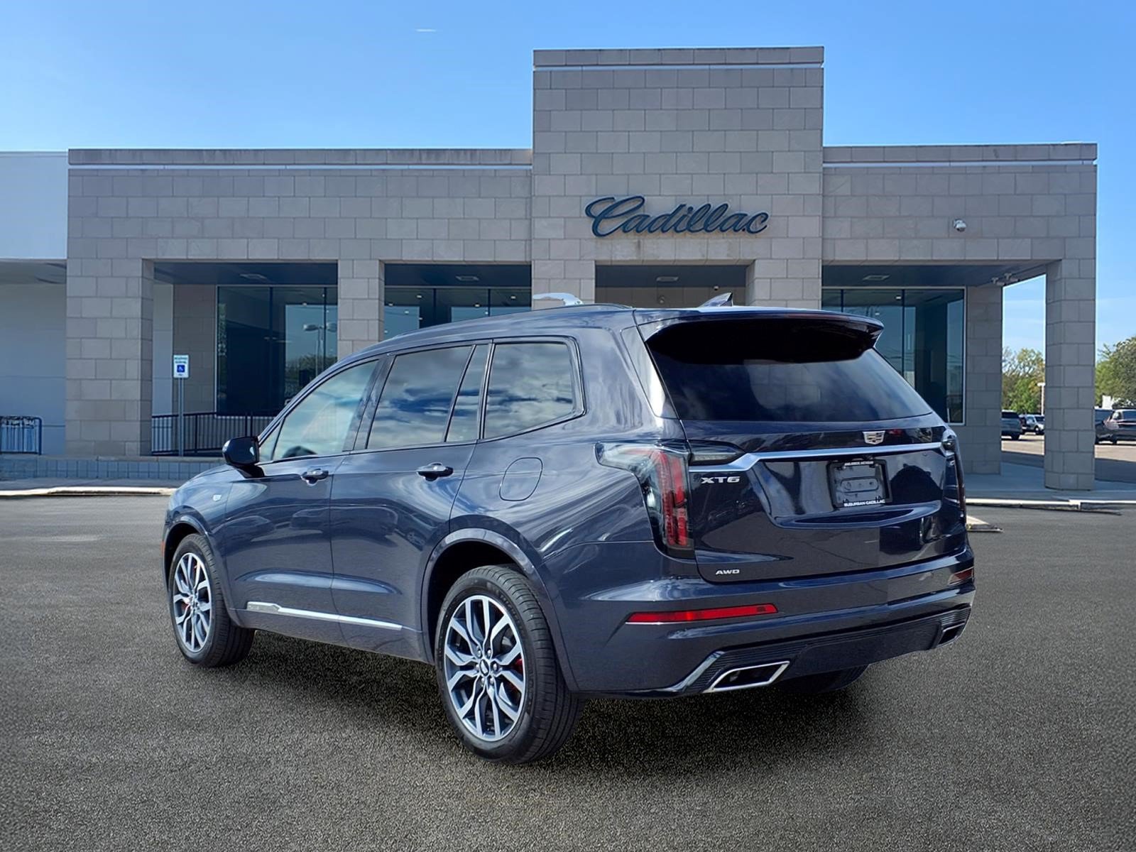 Used 2025 Cadillac XT6 Sport AWD/4WD image 6