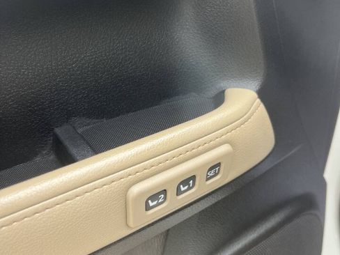 Used 2015 Toyota 4Runner Limited AWD/4WD image 12