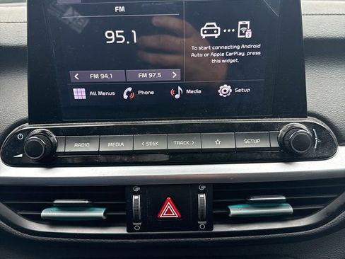 Used 2023 Kia Forte LXS FWD image 7