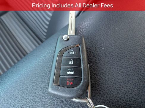Certified 2018 Toyota Camry SE FWD image 28