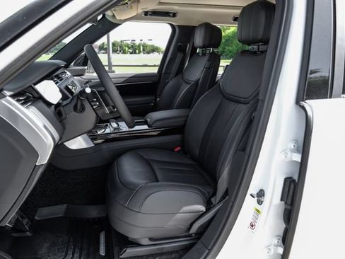 New 2026 Land Rover Range Rover Long Wheelbase SE AWD/4WD image 43
