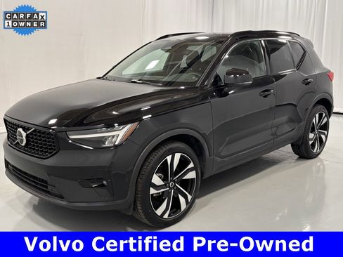 Certified 2025 Volvo XC40 B5 Plus image 1
