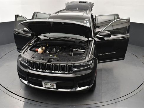 Used 2021 Jeep Grand Cherokee L Limited image 26