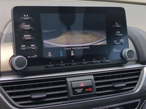 Used 2018 Honda Accord LX image 23