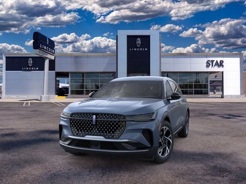 New 2026 Lincoln Nautilus Premier AWD/4WD image 2