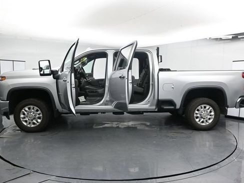 Used 2022 Chevrolet Silverado 2500 LTZ AWD/4WD image 29