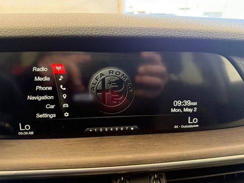 Used 2018 Alfa Romeo Stelvio Ti image 23