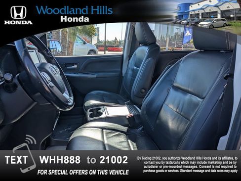 Used 2017 Toyota Sienna SE Premium FWD image 19