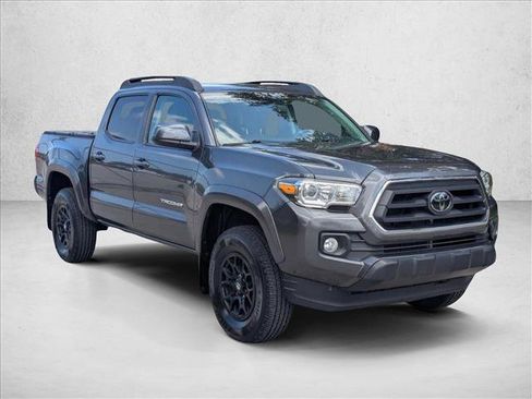 Used 2022 Toyota Tacoma SR5 AWD/4WD image 3