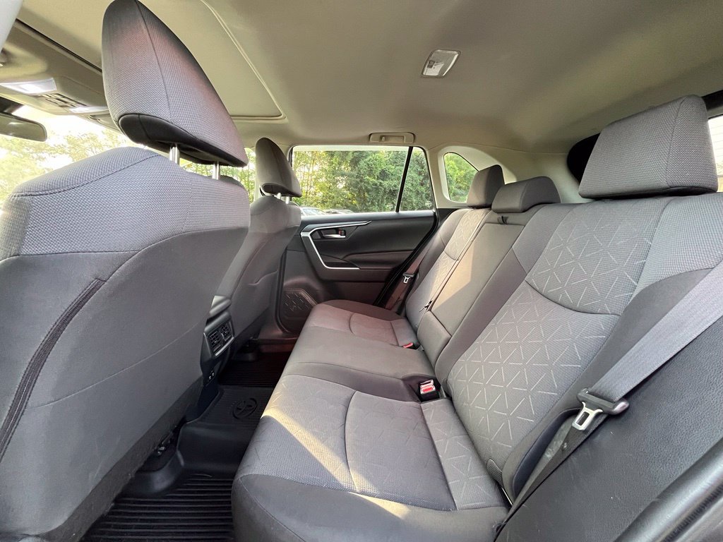 Used 2019 Toyota RAV4 XLE w/ Convenience Package FWD image 32
