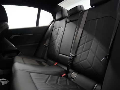 Used 2025 BMW 530i w/ Premium Package image 17