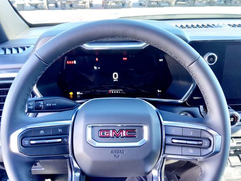 New 2026 GMC Canyon Elevation w/ Convenience Package image 16