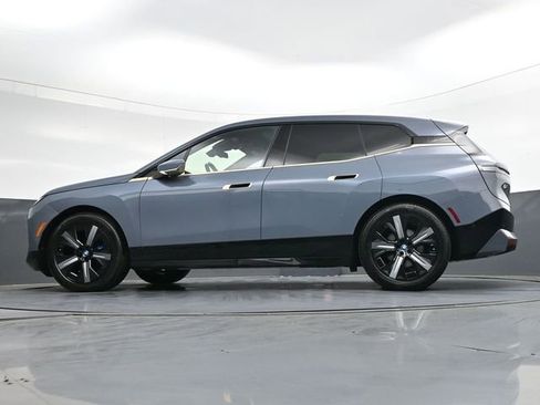 Used 2023 BMW iX xDrive50 w/ Premium Package AWD/4WD image 39