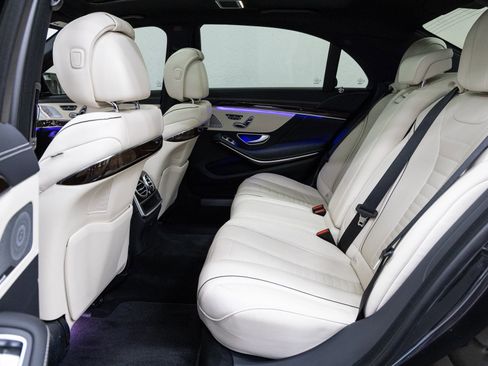 Used 2018 Mercedes-Benz S 560 Sedan image 8