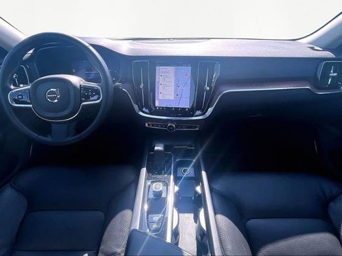 Used 2024 Volvo V60 B5 Cross Country Plus image 16