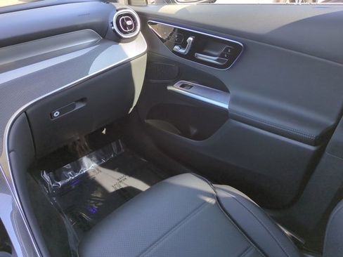 Used 2026 Mercedes-Benz GLC 300 image 17