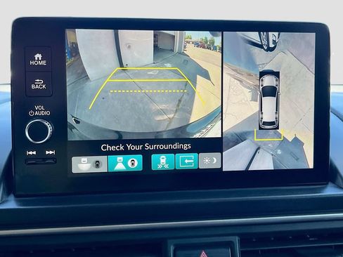 Used 2025 Honda Pilot Elite image 14
