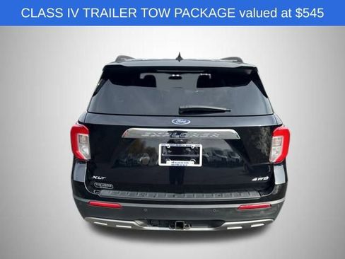 Used 2022 Ford Explorer XLT w/ Equipment Group 202A image 4