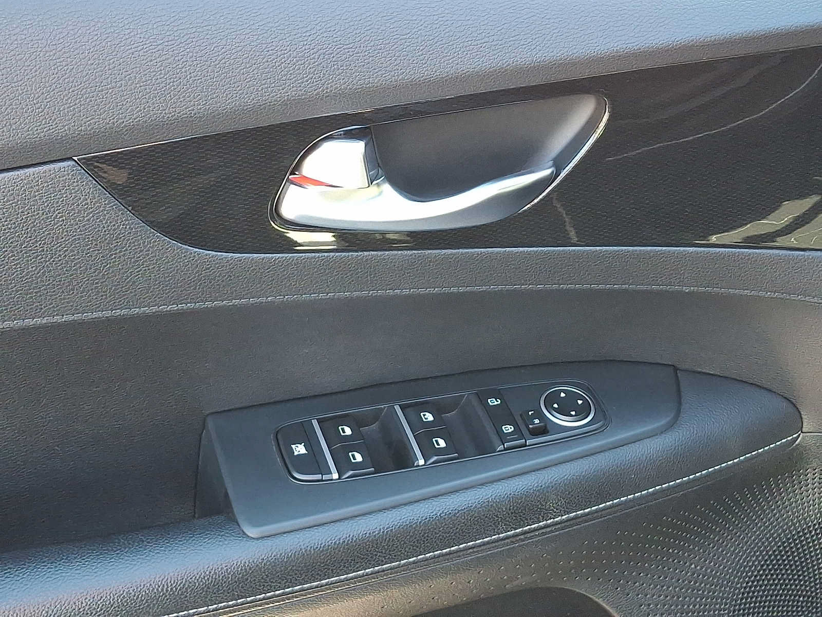 Used 2022 Kia Forte GT-Line w/ GT-Line Technology Package FWD image 12