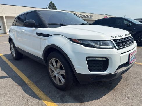 Used 2017 Land Rover Range Rover Evoque SE AWD/4WD image 3